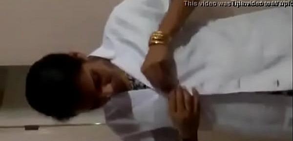  Indian nurse showing her asset to duty doctor - XVIDEOS com